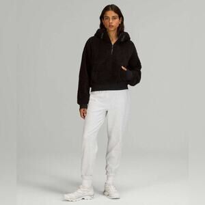 Lululemon Textured Fleece 1/2 Zip in Black Size 6